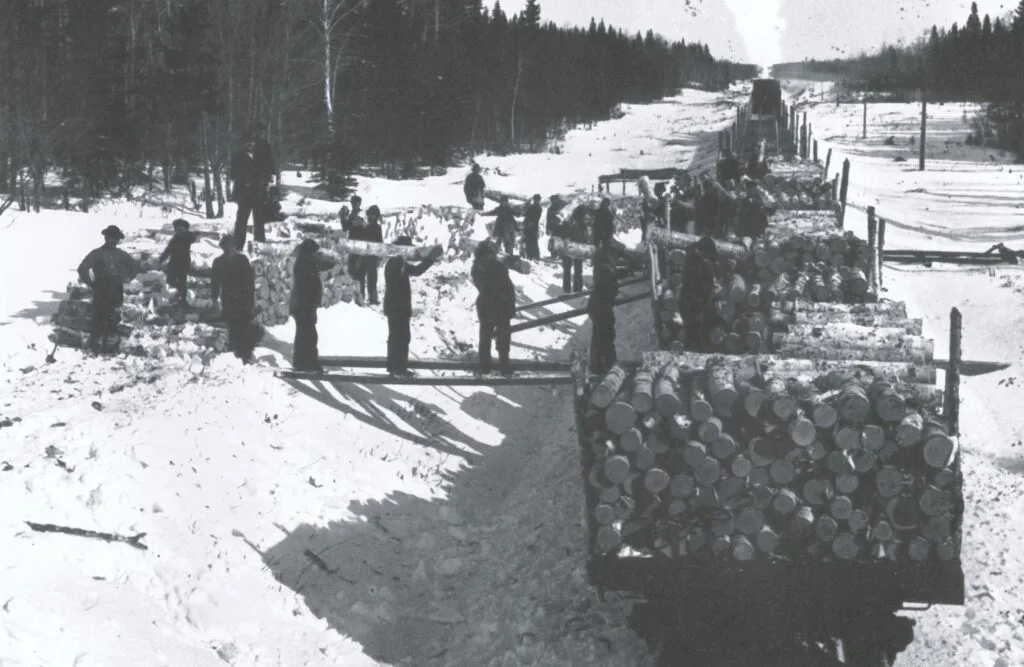 Hand Loading Train Nb